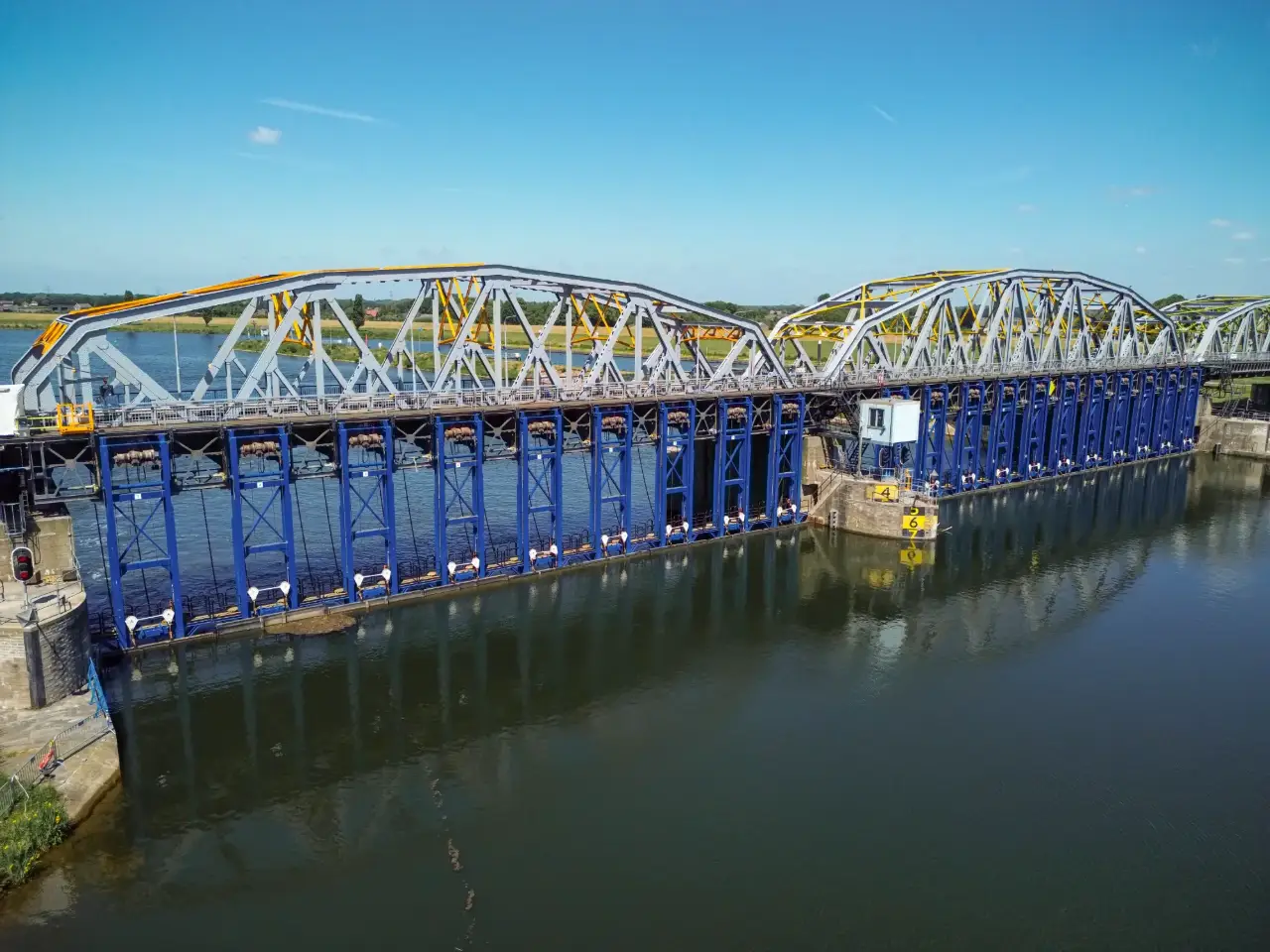 Stalen brugconstructie van Dijkstaal